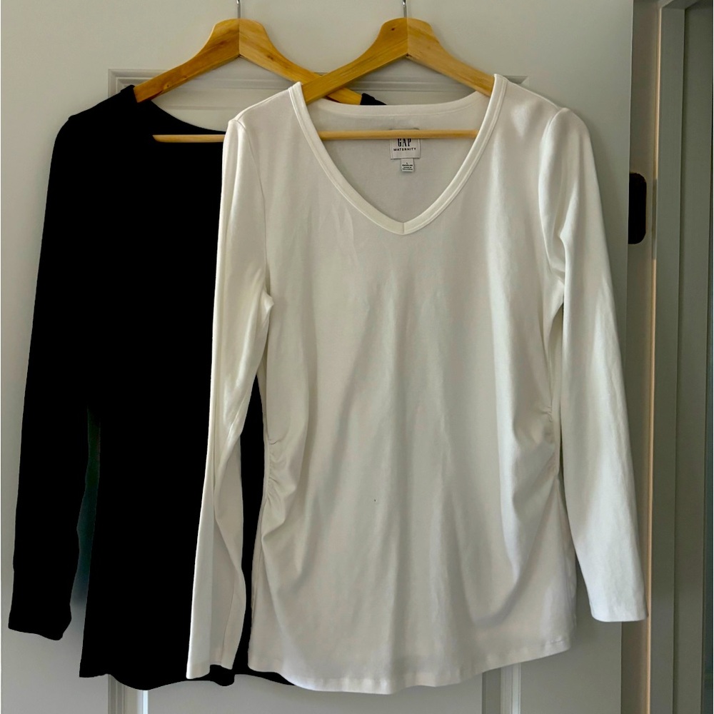 GAP Maternity V neck T-shirts